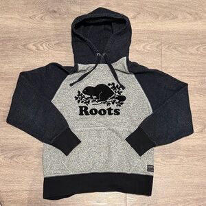 Roots Men's Gray and Black Pullover Hoodie